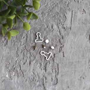 Застежки для сарафанов и комбинезонов, белые 1,1*0,8 см.