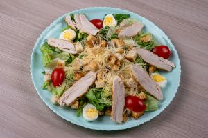Цезарь с курицей 250г