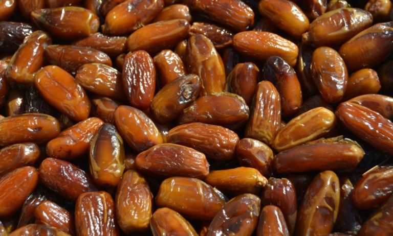 Финики Алжир с косточкой