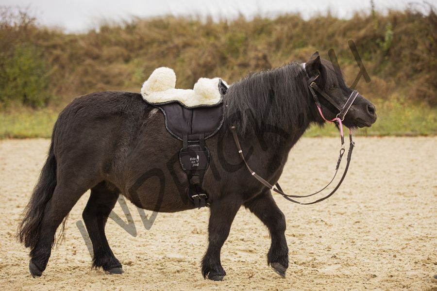 Меховое сиденье с упорами для пада Ride-on-Pad Pony