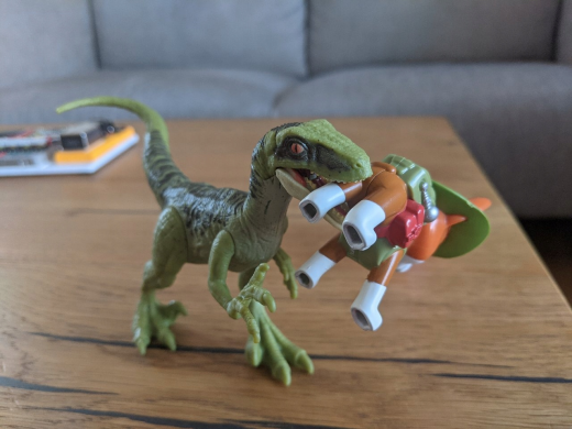 Фигурка Mattel Jurassic World Дикая стая Велоцираптор, базовая, GWC93_HCL82