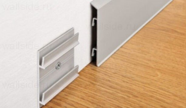 Плинтус Евротрим 2642 с кабель-каналом, 100 мм, серебро матовое