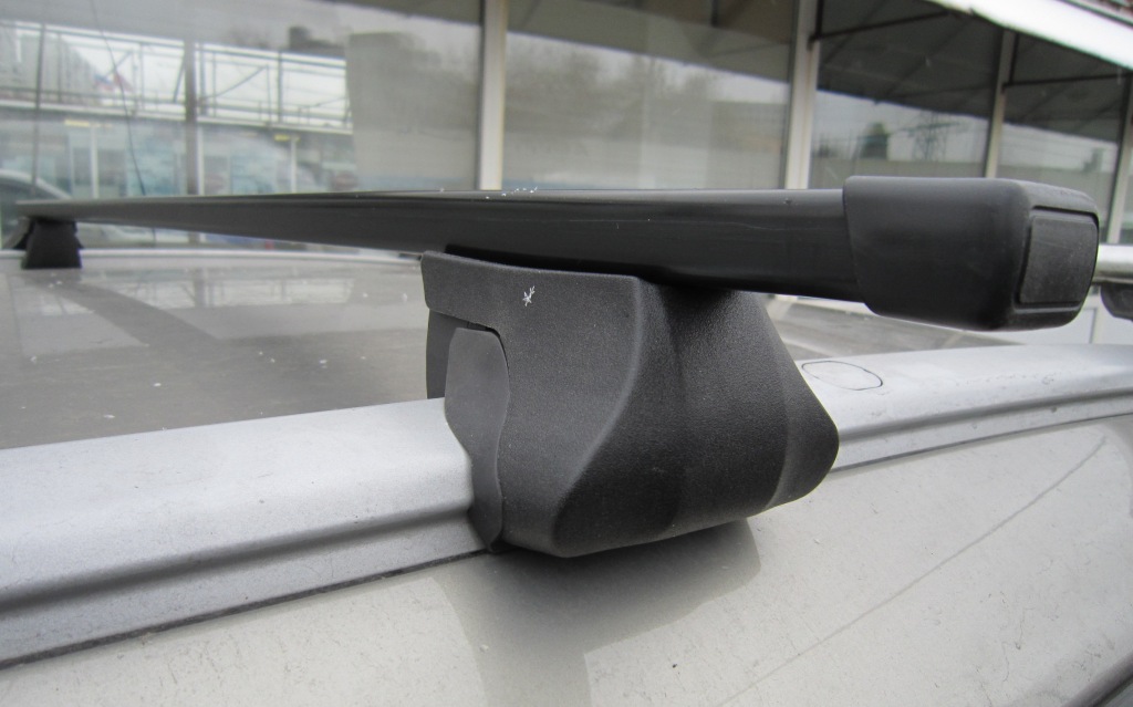 Багажник INTER Integra универсальный на низкие (интегрированные) рейлинги с прямоуг. дугами