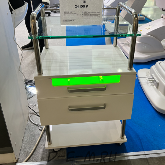 Тумба передвижная с УФ модулем Med-Mos