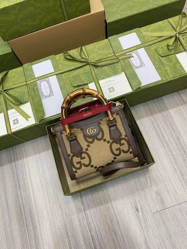 GUCCI BAMBOO DIANA 20x16x10 cm
