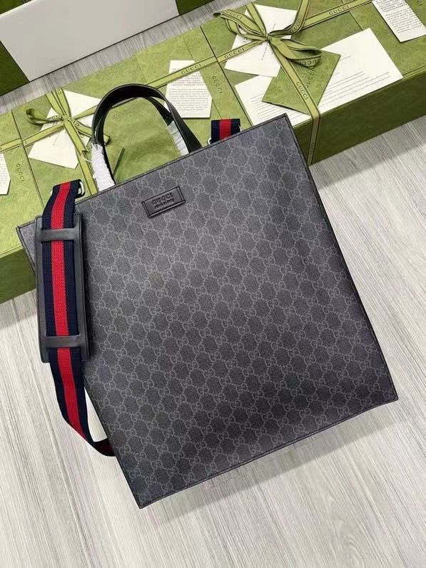 GUCCI 35,5 x38x4 cm