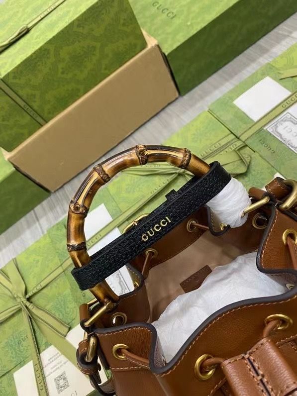GUCCI DIANA BUCKET 30,5x19x6 cm