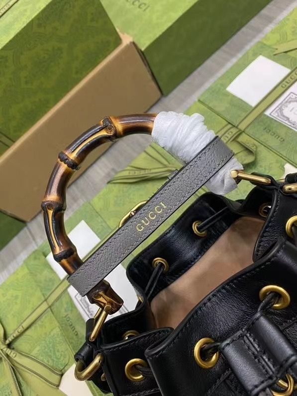 GUCCI DIANA BUCKET 30,5x19x6 cm