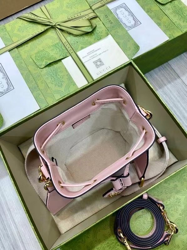 GUCCI GG MATELASSE 15,5x19x9 cm