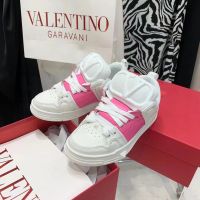 Кроссовки Valentino