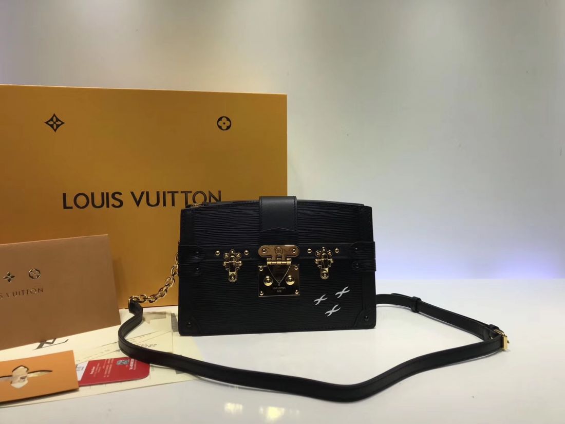 LV Pochette Petite Malle