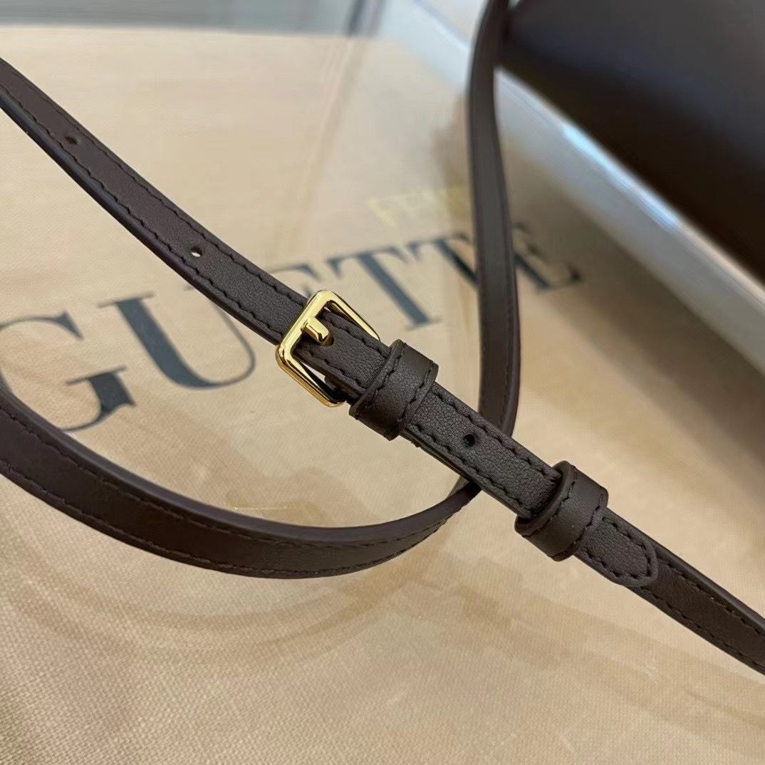 Fendi First Medium 32,5x23,5x15 cm