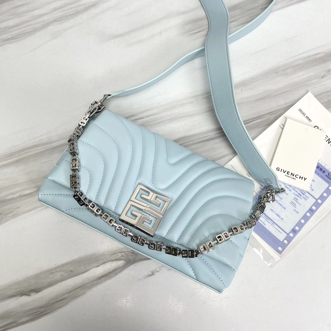 Givenchy 4G Soft Baguette 25x15x6 cm