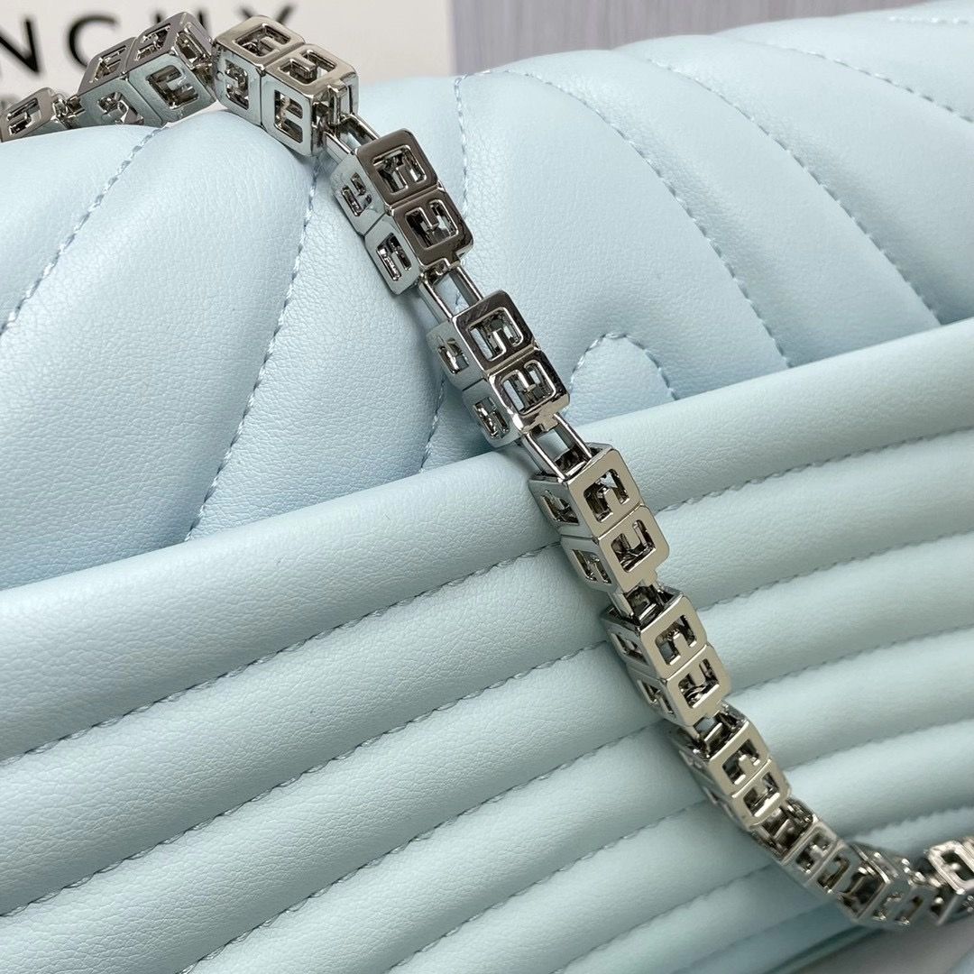 Givenchy 4G Soft Baguette 25x15x6 cm