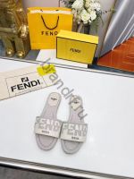 Шлепки FENDI