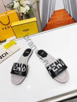 Шлепки FENDI