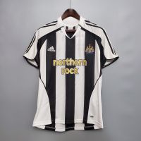 Домашняя форма Newcastle United 05/06