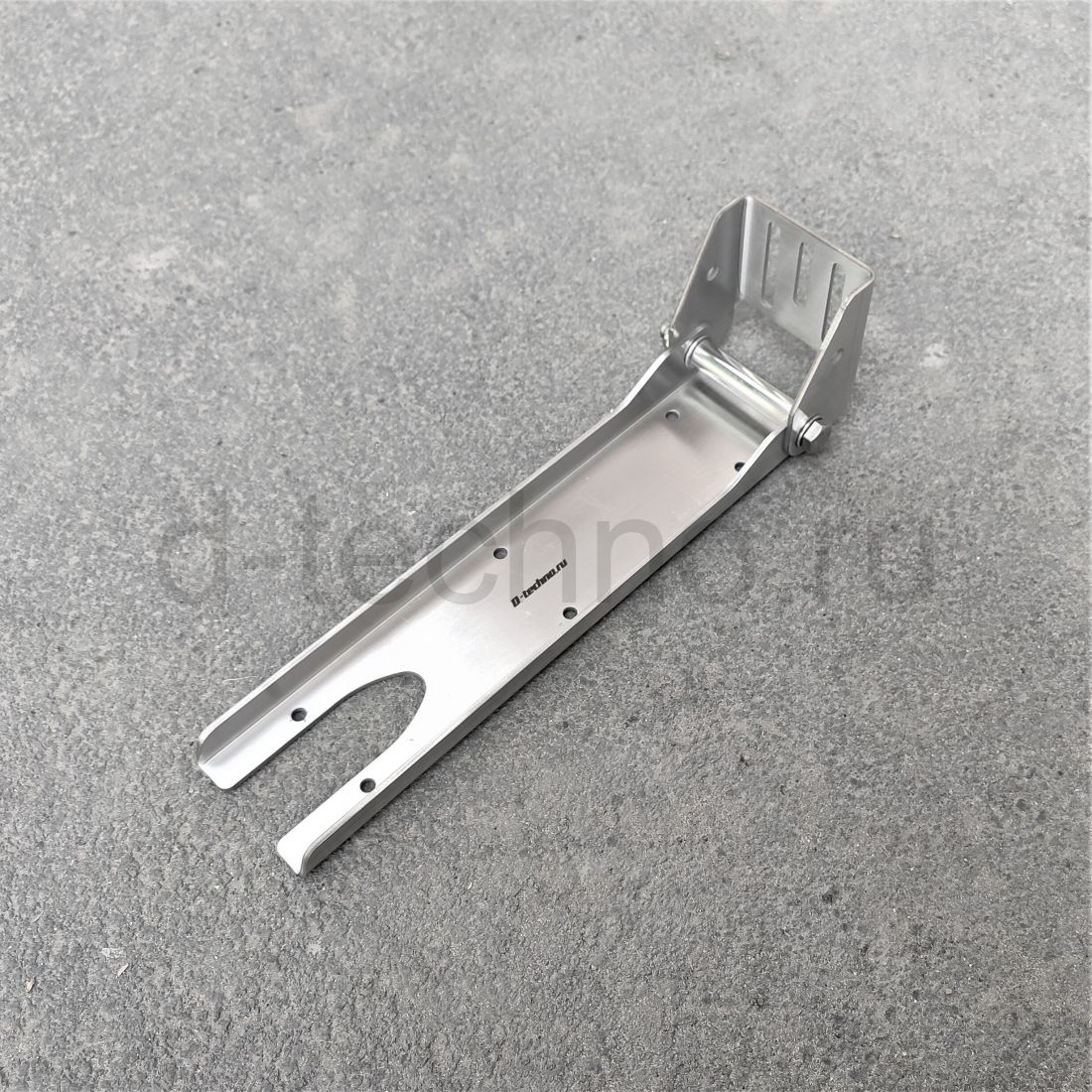 Крепление датчика эхолота Lowrance ActiveImaging HD™ 3-в-1 к транцу