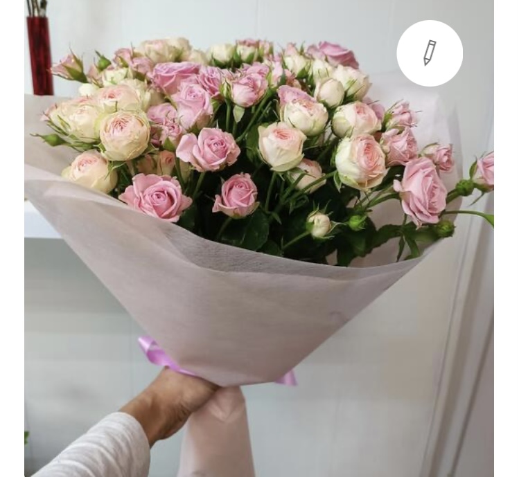 Букет из кустовых роз