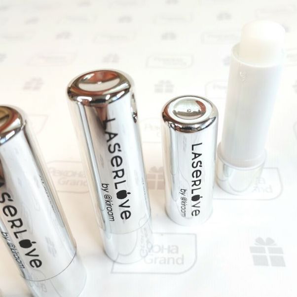 Серебристые помады с логотипом LaseLove