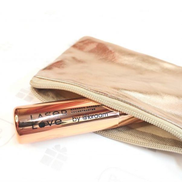 Розовые помады с логотипом LaseLove