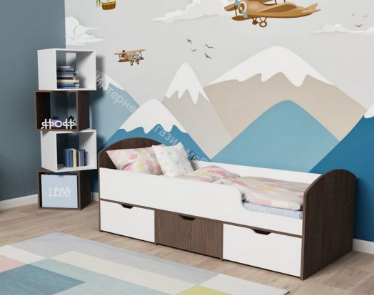 Кровать Малыш Мини 0,7*1,6 м с бортиком и 3-мя выкатными ящиками, Бодего темный / Белое дерево