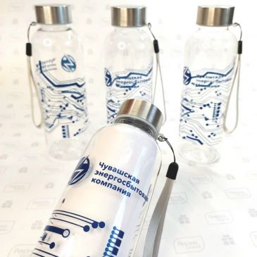 бутылки для воды из переработанного пластика