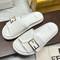 Шлепанцы Fendi