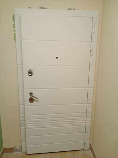 Входная дверь Лабиринт Трендо с зеркалом Панорама Черный кварц с тонировкой