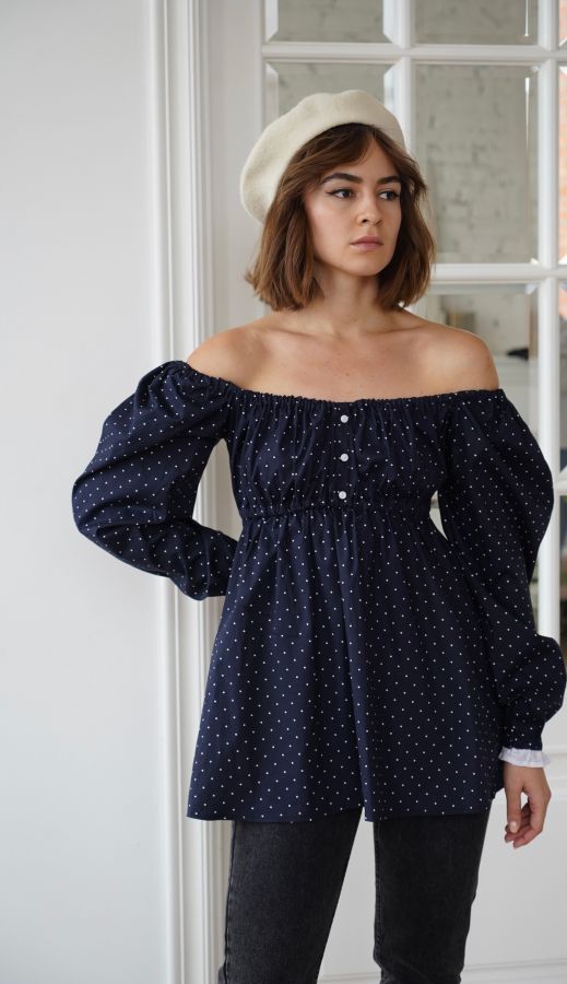 Блузка с объемными рукавами