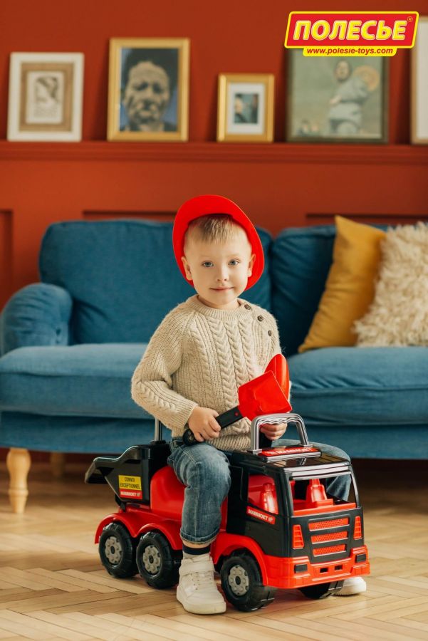 200-02 "MAMMOET", автомобиль-каталка + каска + совок №23 + грабли №23 + лопата №23