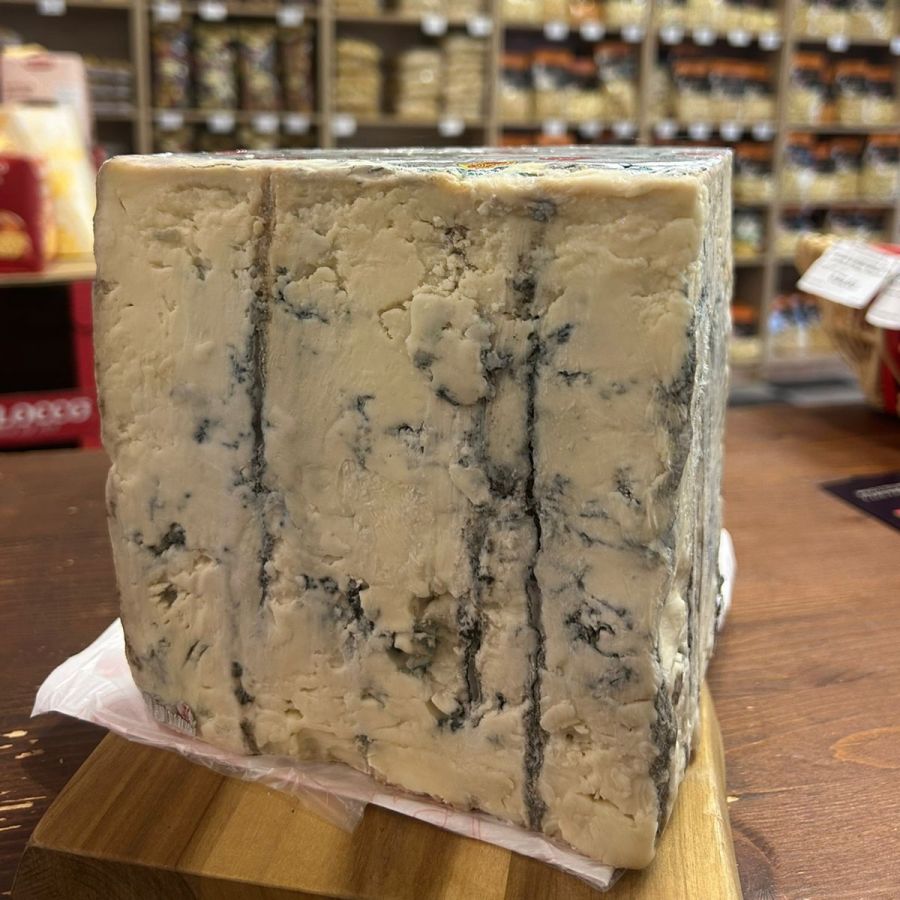 Сыр МонтеБлун (Gorgonzola Piccante), 100 г