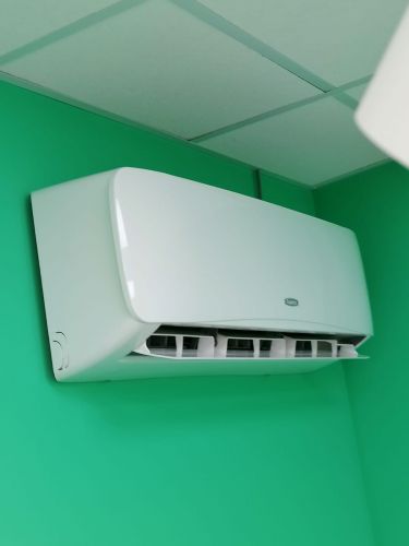 "Надежные сплит-системы B-24SPR/B-24SPQ для дома и офиса" "Надежные сплит-системы B-24SPR/B-24SPQ для дома и офиса"