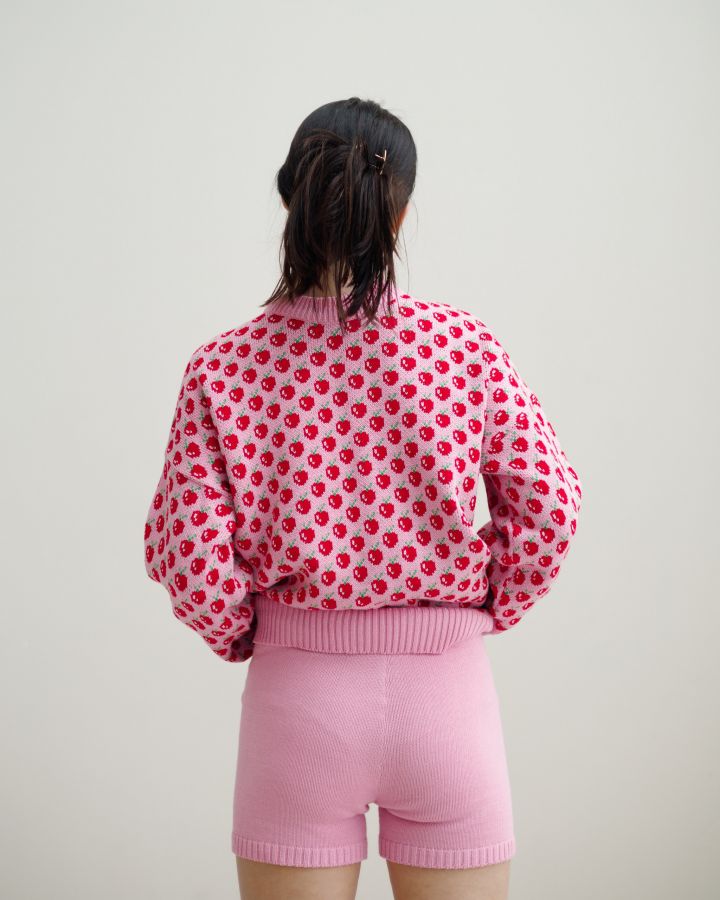 Свитер с вишенками