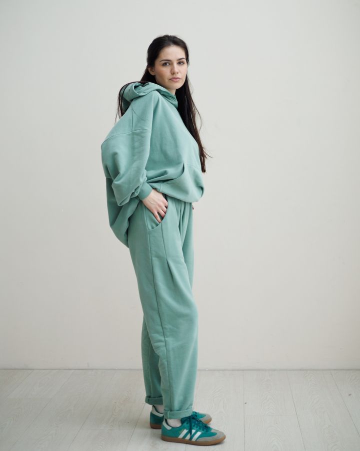 Брюки с защипами полынь