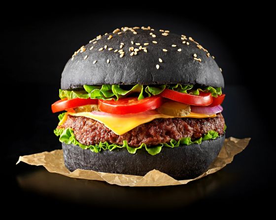 ЧЕРНЫЙ МИНИ БУРГЕР С БРИСКЕТОМ И СОУСОМ БАРБЕКЮ