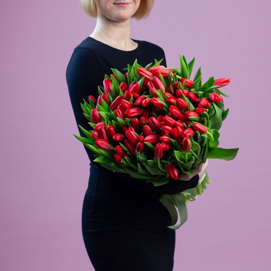 Красные тюльпаны от 25 штук
