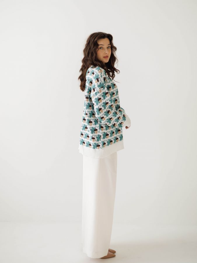 Свитер с желудями