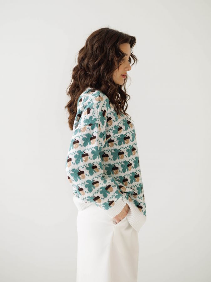 Свитер с желудями