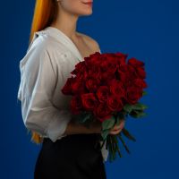 Красные розы 25 шт без упаковки, 40см, Эквадор