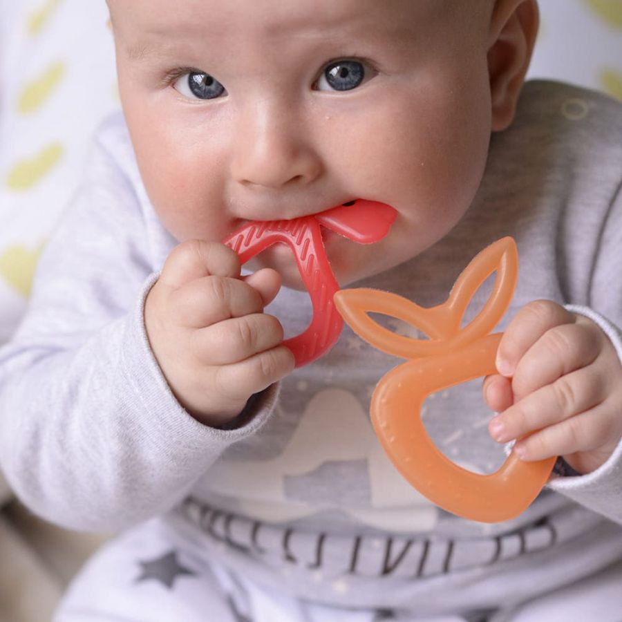 Массажер силиконовый для десен (прорезыватель зубной) "Клубничка" КНОПА