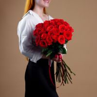 Роза алая от 9 шт без упаковки (60см, Эквадор)