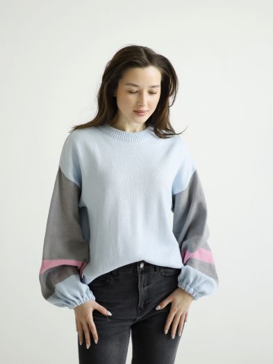 Свитер голубой с полосками на рукавах