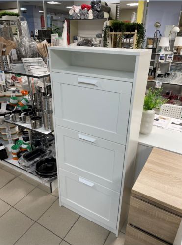BRIMNES Галошница,3 отделения 60x143х26 см BRIMNES Галошница,3 отделения 60x143х26 см