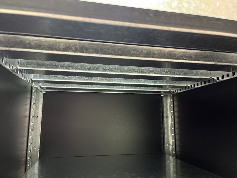 Батарейный шкаф 600×650×1050 мм – металлический, напольный, защитный