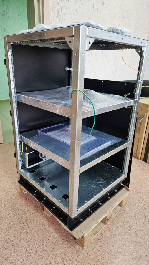 Батарейный шкаф 600×650×1050 мм – металлический, напольный, защитный