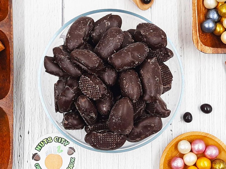 Финики в шоколаде