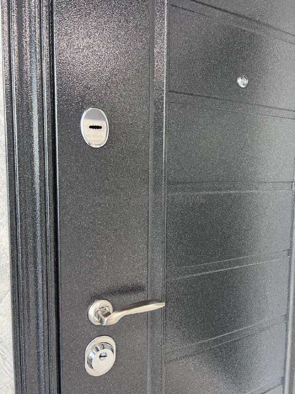 DELTA PRO MP Букле коричневый / ПВХ Дуб белый матовый квартирная дверь