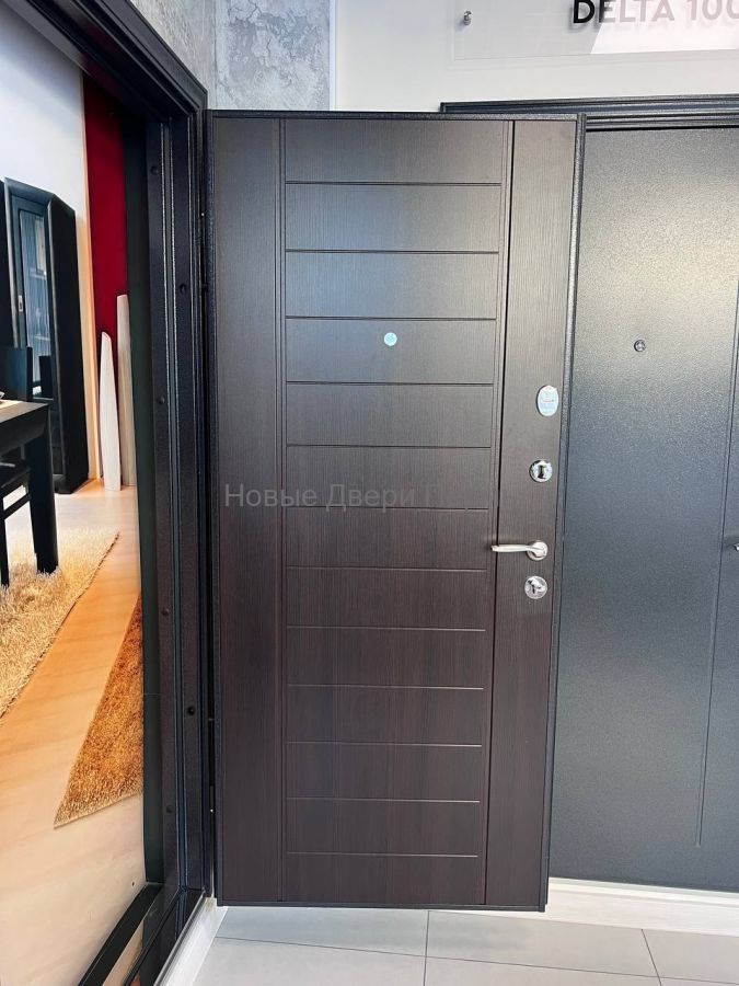 DELTA PRO MP Букле коричневый / ПВХ Лиственница темная квартирная дверь