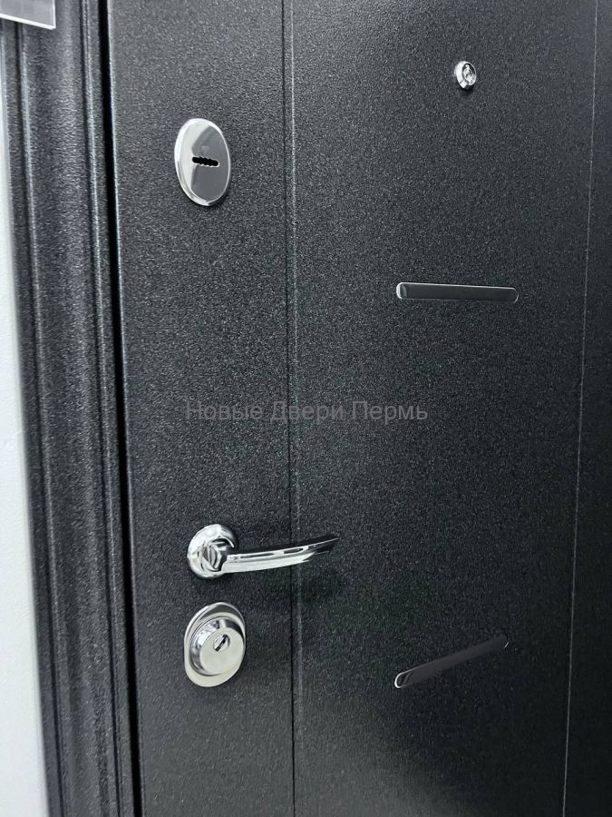 DELTA PRO MP D6-27, букле графит/ПВХ Бьянко квартирная дверь